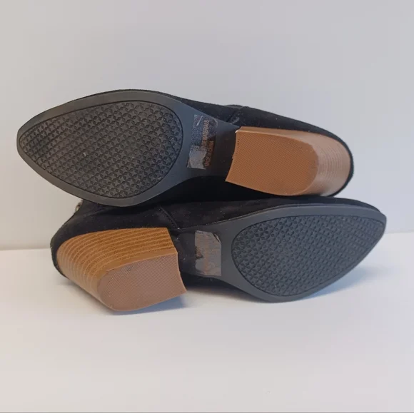 Qupid Ankle Booties Black Suede Zip back - 6 1/ 2 - Picture 2 of 6